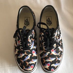 Vans kids shark design shoes sz 4